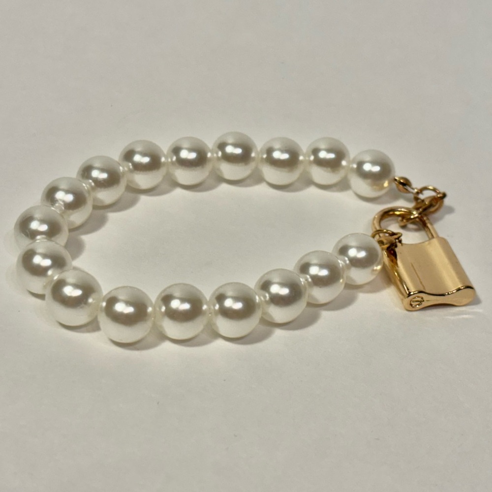 Gold Plated Love Lock Padlock Imitation Pearl Beaded Charm Bracelet 7”